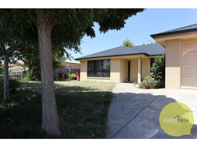 13 Bartlett Grove, Newnham TAS 7248