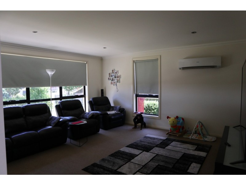 13 Bartlett Grove, Newnham TAS 7248