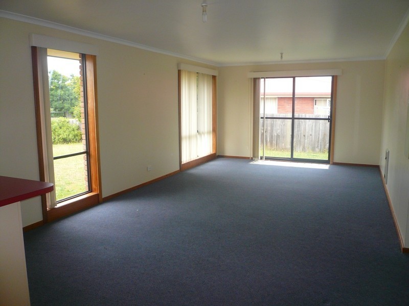1/5-7 Newnham Close, Newnham TAS 7248