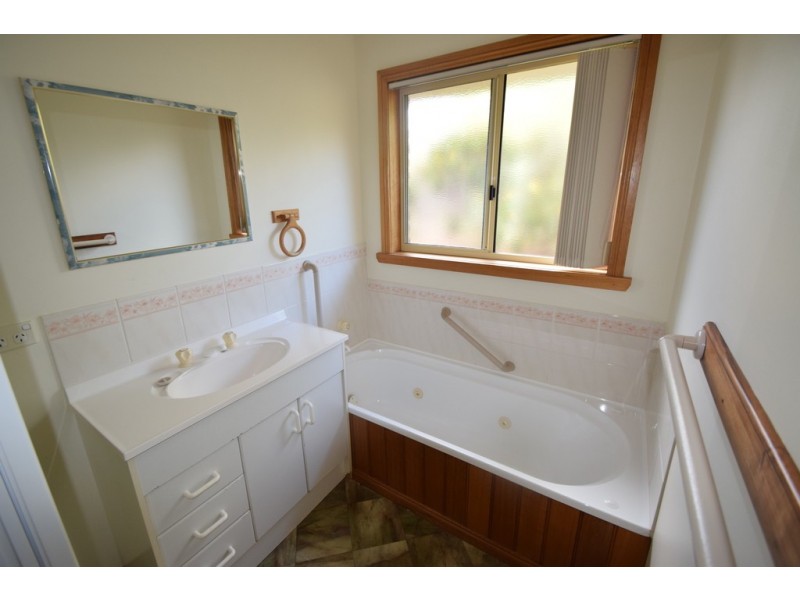 1/68 Benvenue Road, St Leonards TAS 7250