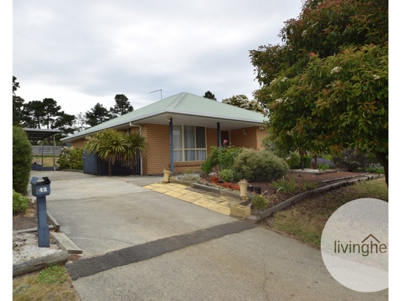 42 Parklands Parade, Newnham TAS 7248
