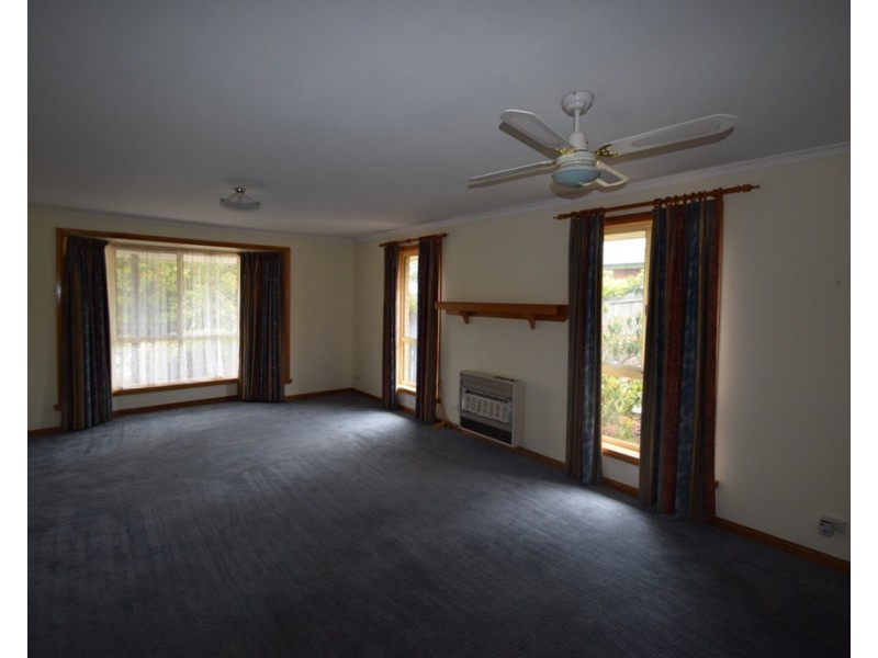 42 Parklands Parade, Newnham TAS 7248