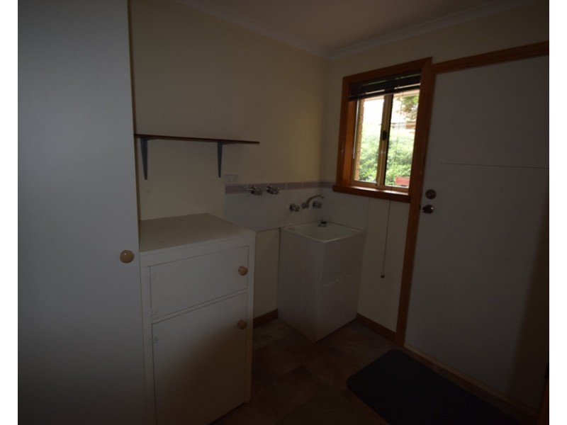 42 Parklands Parade, Newnham TAS 7248