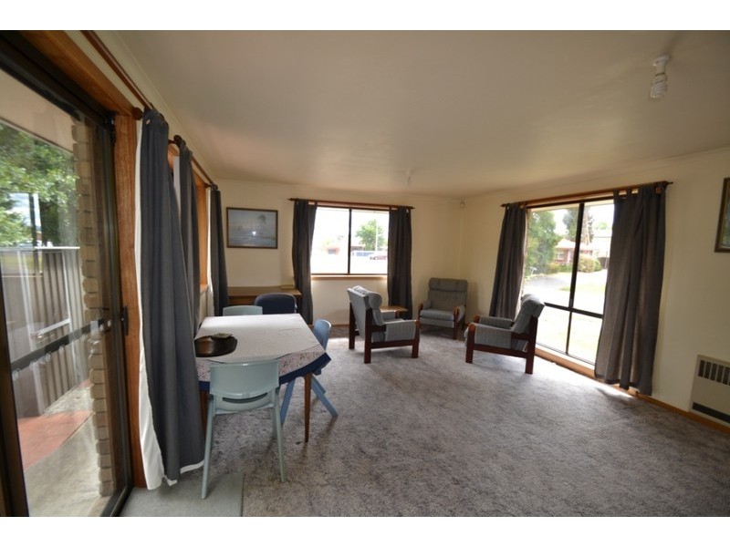 3/2 Newnham Close, Newnham TAS 7248