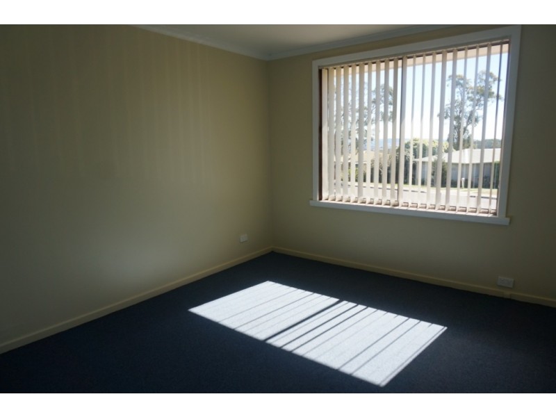 8 Amundsen Street, Ravenswood TAS 7250