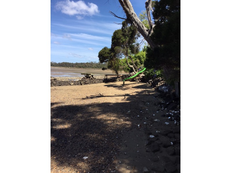 48 Flinders St, Beauty Point TAS 7270