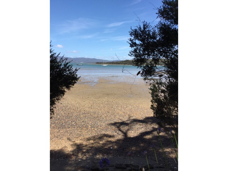 48 Flinders St, Beauty Point TAS 7270