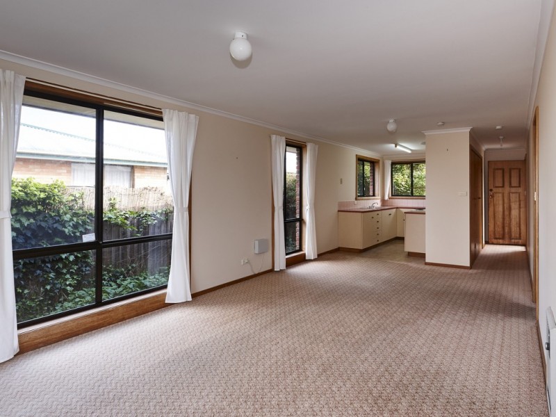 5/9 Norman Court, Newnham TAS 7248
