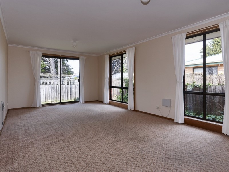 5/9 Norman Court, Newnham TAS 7248