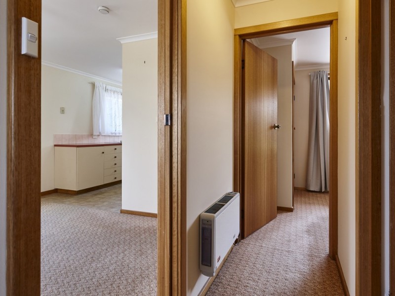 5/9 Norman Court, Newnham TAS 7248