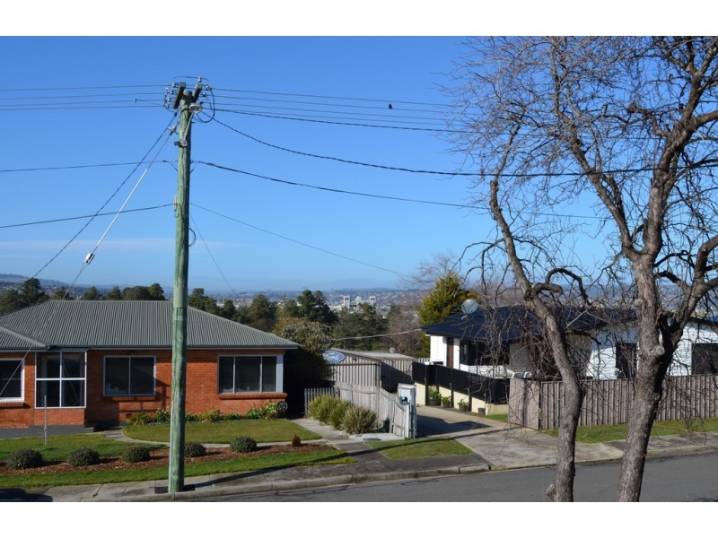 15 Crestview Court, Newnham TAS 7248