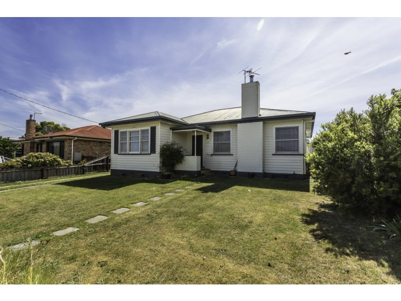 2 Wallace Street, Newnham TAS 7248