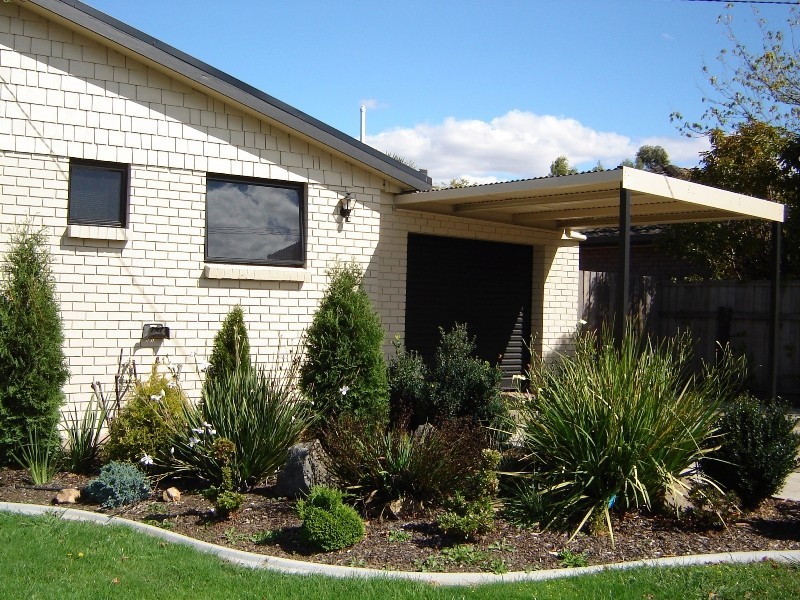 2 Wintercole Court, Newnham TAS 7248