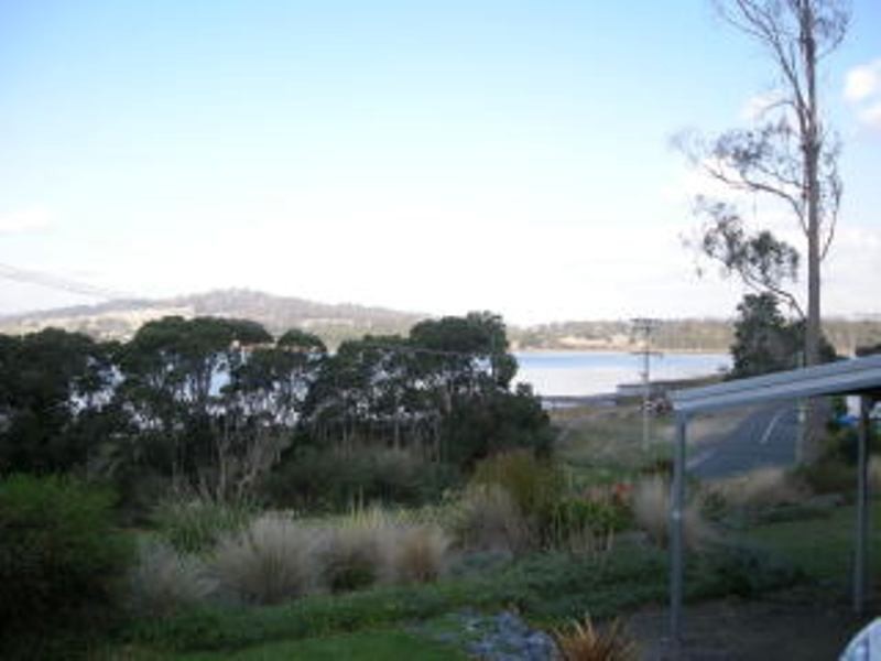 11 Beach Road, Gravelly Beach TAS 7276