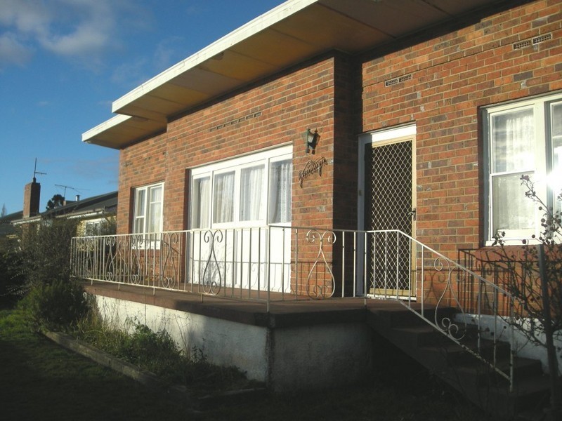 10 Sayer Street, Newnham TAS 7248