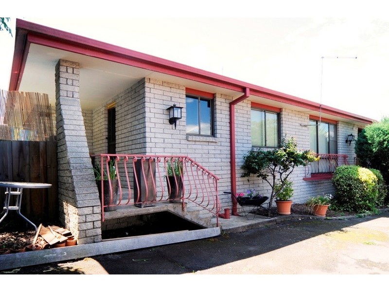 10/4 Alanvale Road, Newnham TAS 7248