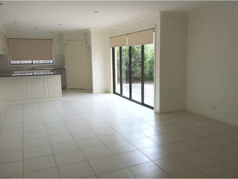 13 Bartlett Grove, Newnham TAS 7248