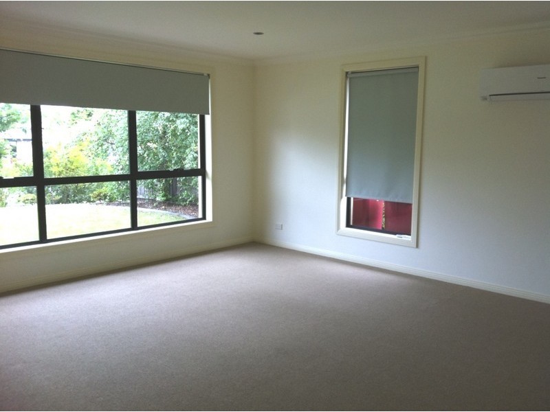 13 Bartlett Grove, Newnham TAS 7248
