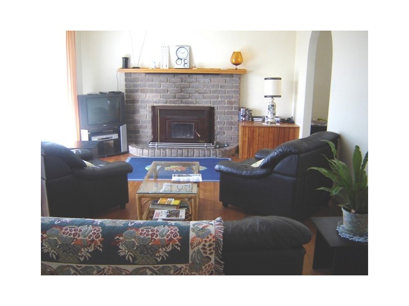 1 Mt Stuart Drive, Newnham TAS 7248