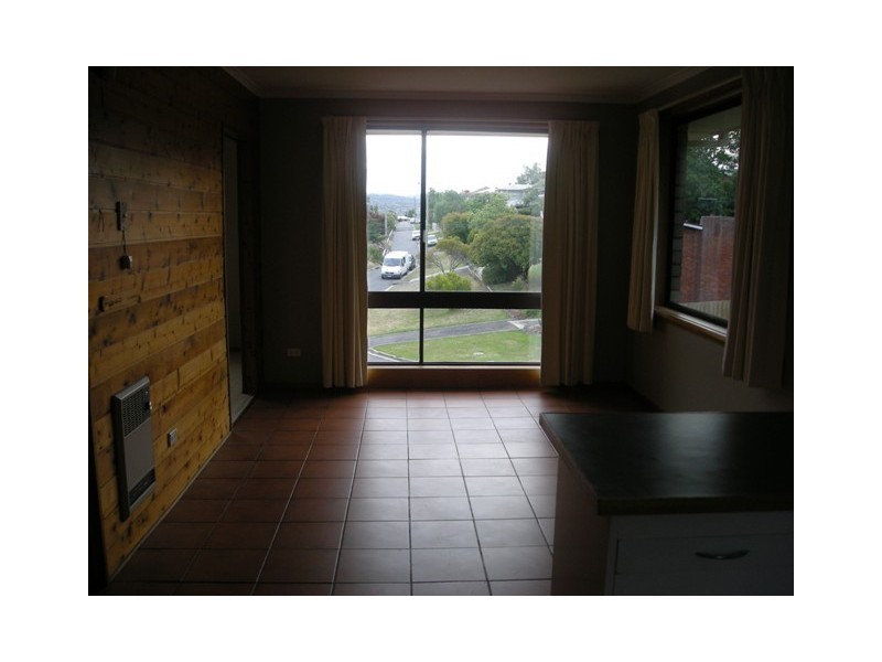 12 Meadowbank Road, Newnham TAS 7248