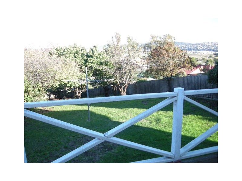 35 Button Street, Mowbray TAS 7248