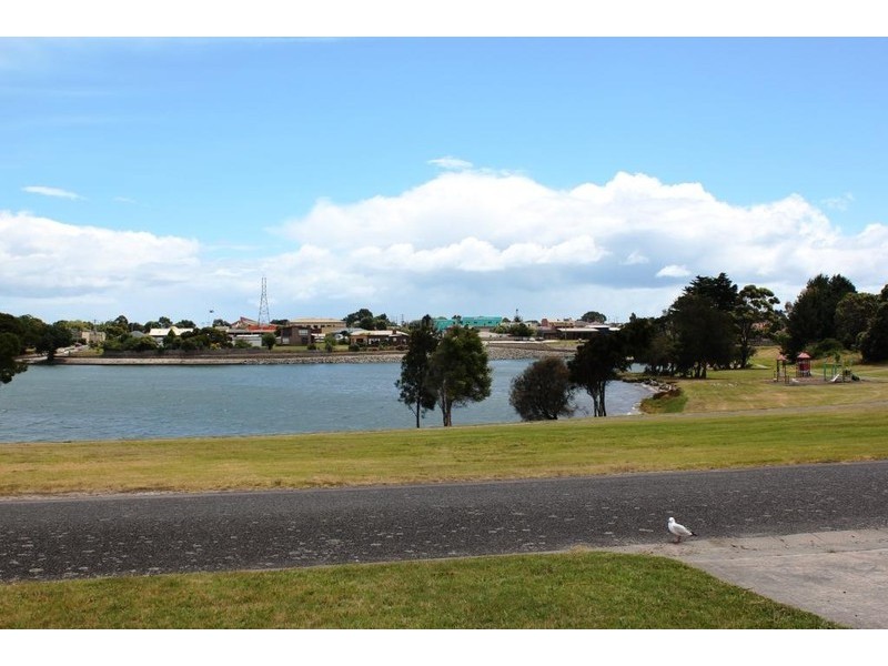 2/1 Hurst Street, George Town TAS 7253