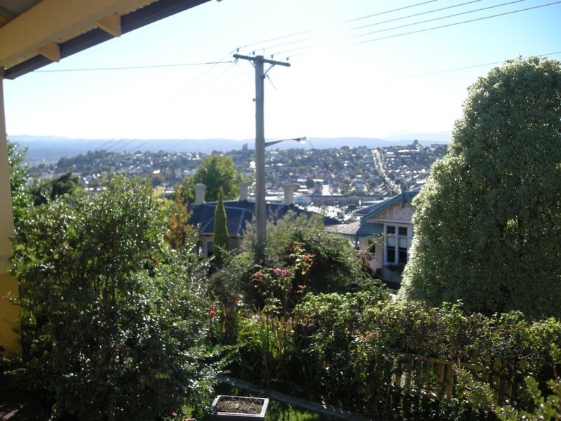 8 Hillside Crescent, West Launceston TAS 7250
