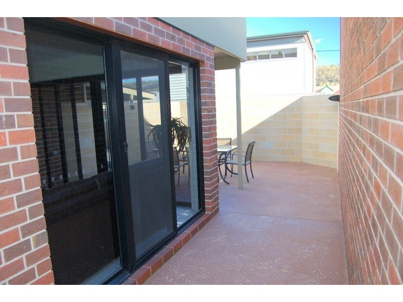 2/55 Howick Street, Launceston TAS 7250
