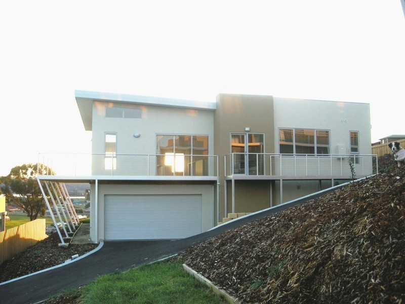 1/9 Monet Place, Newnham TAS 7248