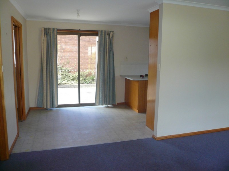 2/38-40 Parklands Parade, Newnham TAS 7248