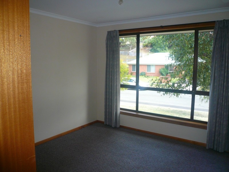 2/38-40 Parklands Parade, Newnham TAS 7248