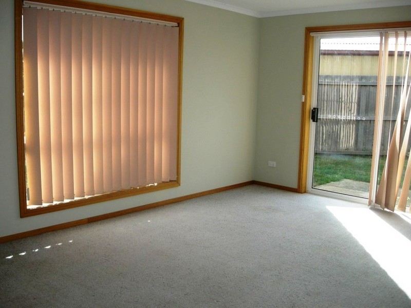 2/22 Camira Street, Newnham TAS 7248