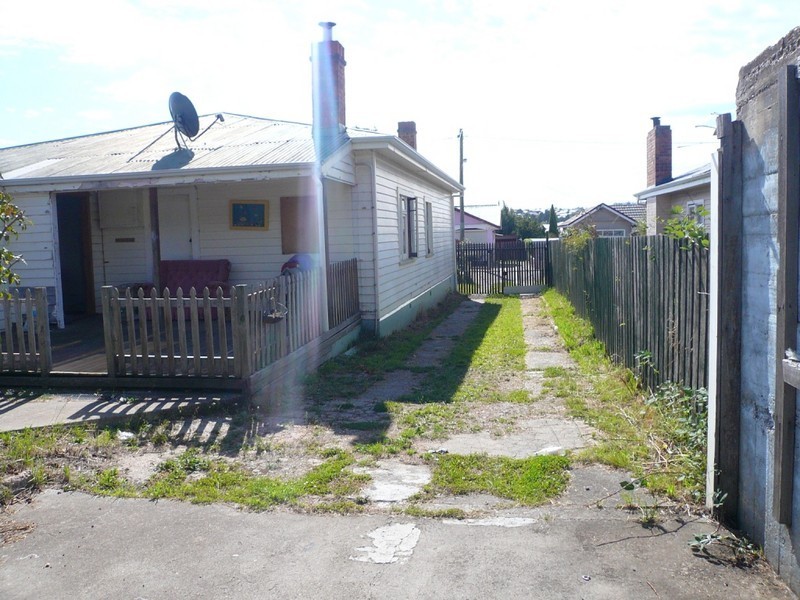 12 Verdun Street, Mowbray TAS 7248