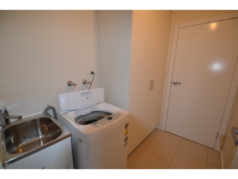 2/4 Statesman Place, Newnham TAS 7248