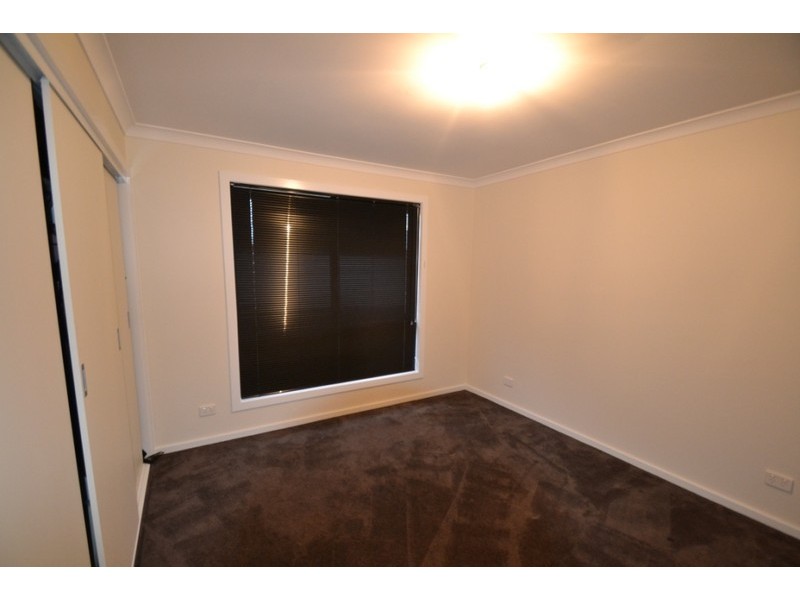 2/4 Statesman Place, Newnham TAS 7248