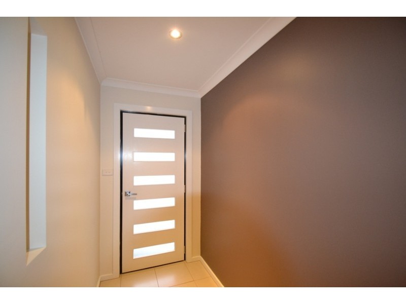 2/4 Statesman Place, Newnham TAS 7248