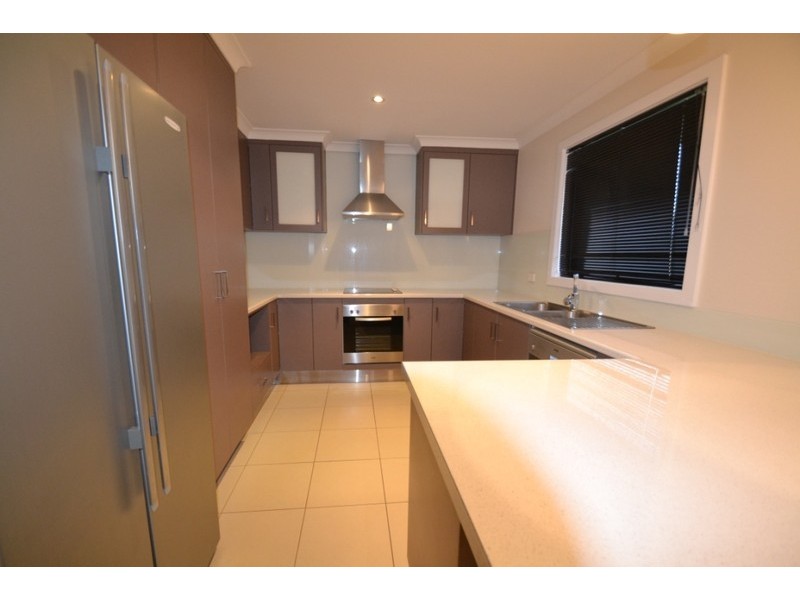 2/4 Statesman Place, Newnham TAS 7248