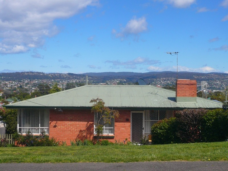 12 Cromwell Street, Ravenswood TAS 7250