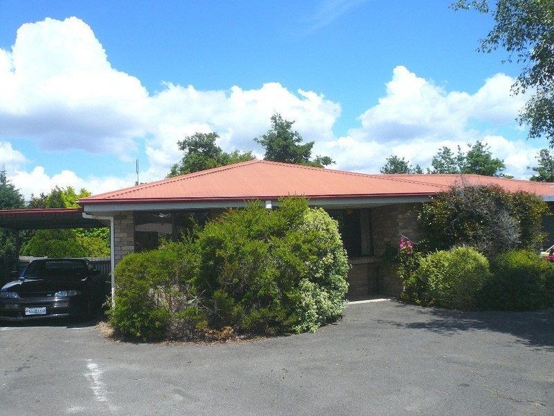 1/2-4 Newnham Close, Newnham TAS 7248