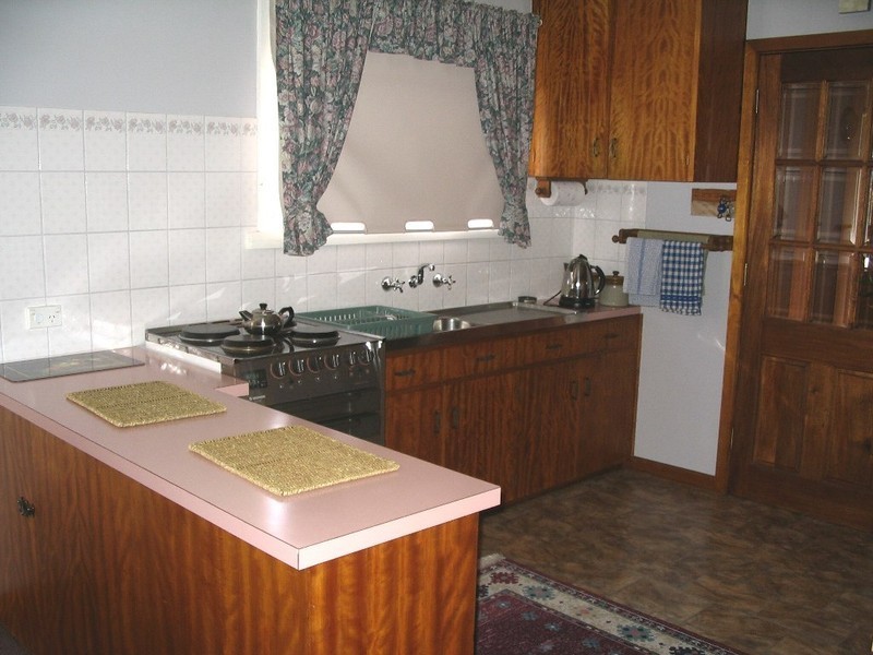 16 Julie Crescent, Newnham TAS 7248