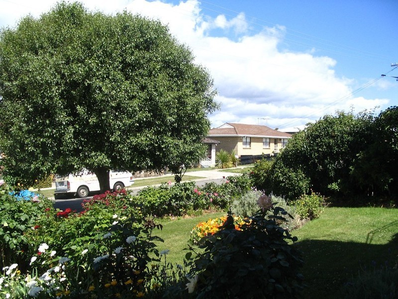 16 Julie Crescent, Newnham TAS 7248