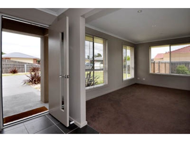 11 Pocket Place, Newnham TAS 7248