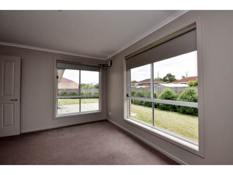 11 Pocket Place, Newnham TAS 7248