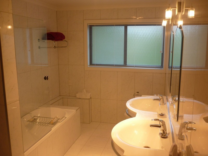 Kings Meadows TAS 7249