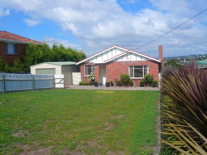 8 Bill Grove, Mowbray TAS 7248
