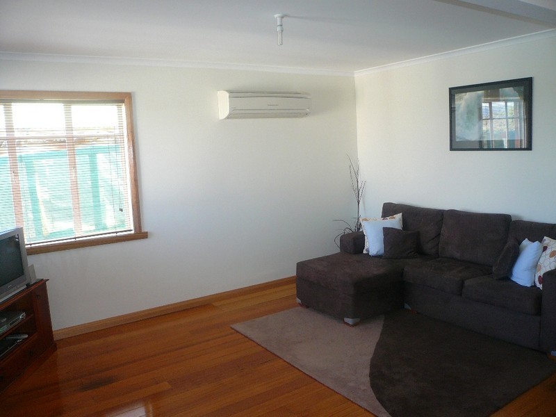 8 Bill Grove, Mowbray TAS 7248
