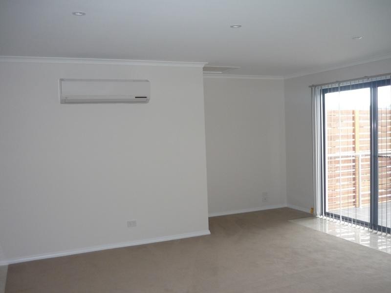 2/8a Queen Street, Invermay TAS 7248