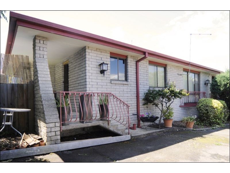 10/4 Alanvale Road, Newnham TAS 7248