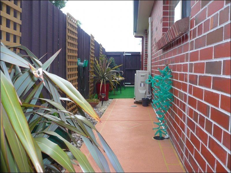 1/3 Bethune Place, Newnham TAS 7248