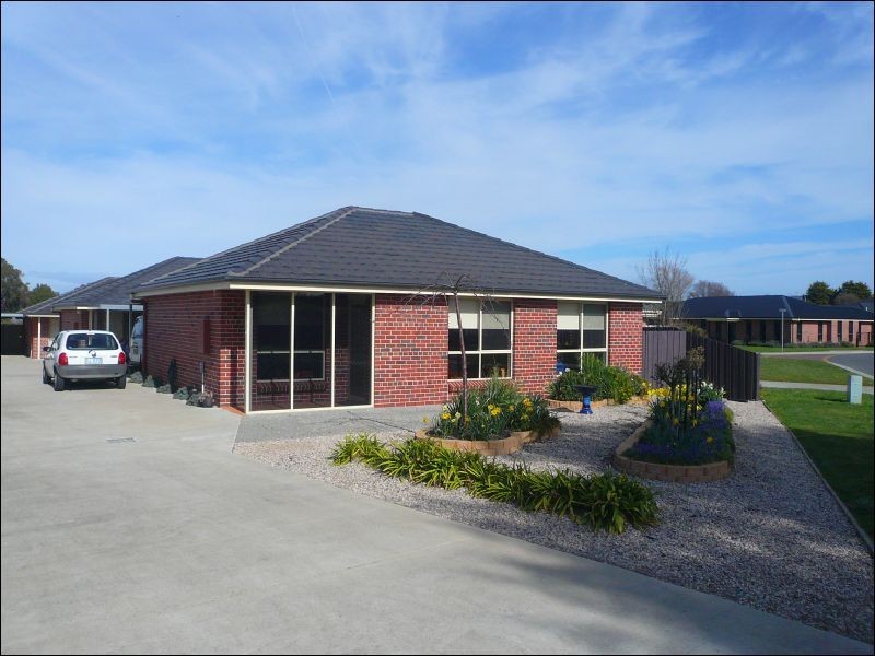 1/3 Bethune Place, Newnham TAS 7248